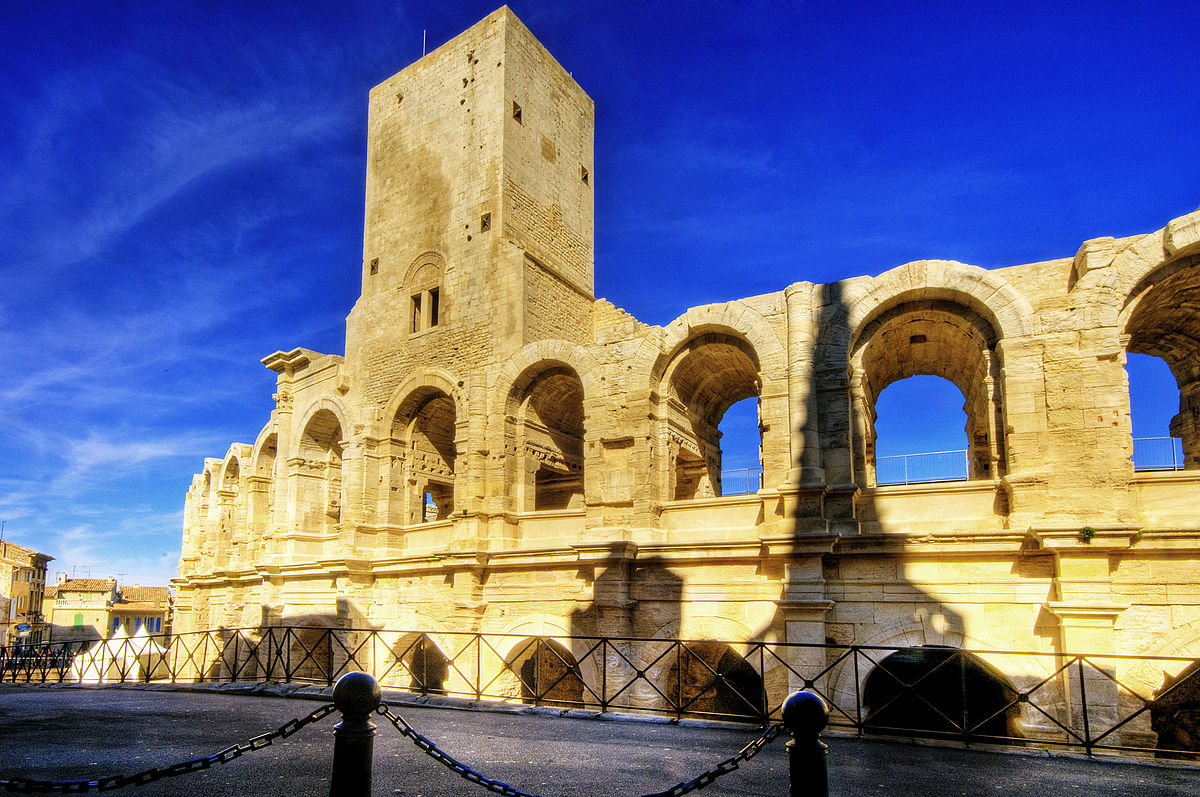 Arènes d'Arles - Patrimoine - l'Ostal